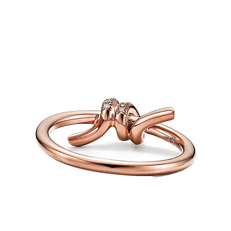 商品Tiffany & Co.|  Tiffany & Co./蒂芙尼 22春夏新款 Knot系列 18K金 玫瑰金色 镶钻绳结戒指GRP11995,价格¥20597,第2张图片详细描述