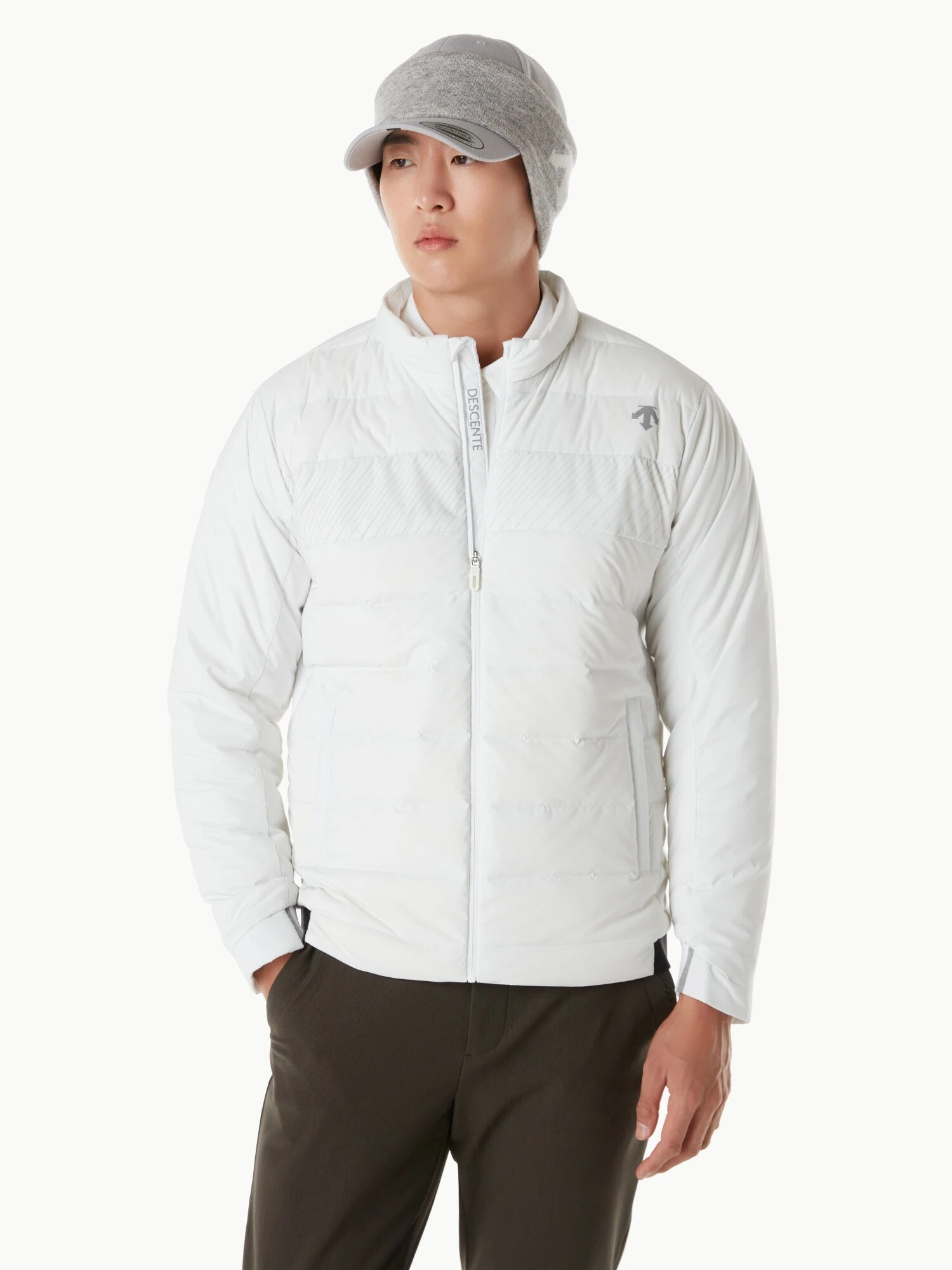 商品【预售商品15天发货】 DESCENTE|高尔夫系列男士运动风格羽绒服提供极佳保暖效果 DP42MFDJO2-DBLG,价格¥2496,第6�张图片详细描述