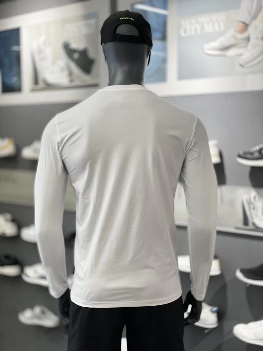 商品DESCENTE|【享贝家】DESCENTE 迪桑特 圆领运动长袖 侧面小标 男款 白色 SN323UTL71（现采购商品，下单后12天内发货）,价格¥419,第4张图片详细描述