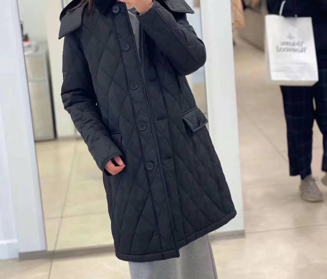商品Burberry|BURBERRY/博柏利 女士黑色聚酯绗缝长款棉服80790821,价格¥3327,第4张图片详细描述