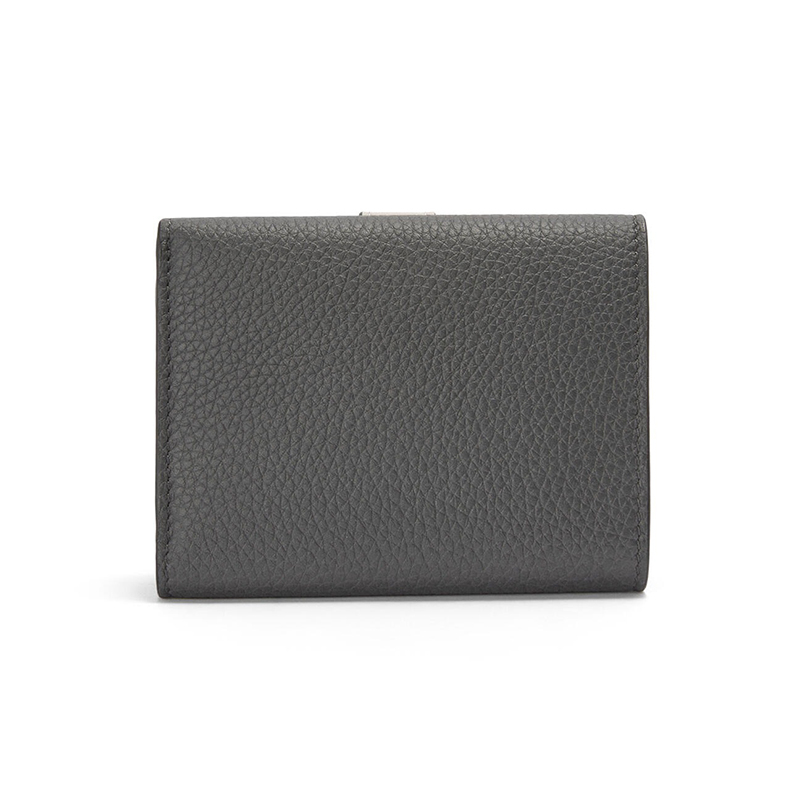 商品Loewe|LOEWE/罗意威 22新款 女士煤灰色/暗夜幽灵色粒面牛皮革徽标压纹搭扣三折钱包C660TR2X01-1636,价格¥4105,第6张图片详细描述