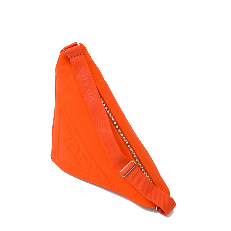 商品Prada|PRADA/普拉达 22春夏新款 Triangle系列 男士橘色织物徽标压印银扣拉链开合单肩斜挎手提三角包2VY007_010_F0049_V_OLO,价格¥12843,第6张图片详细描述