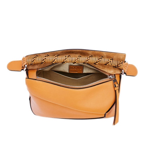商品Loewe|【包税】LOEWE/罗意威     Puzzle 女士小号沙漠色纳帕小牛皮手提单肩包拼图包A510P60X01-2586 ,价格¥24790,第4张图片详细描述