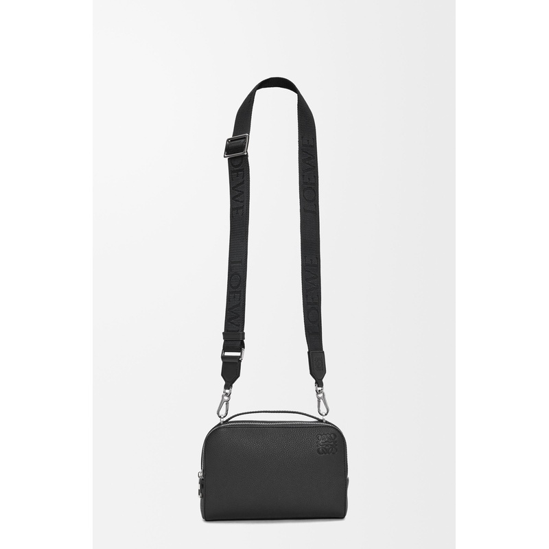 商品Loewe|罗意威 男士黑色小牛皮单肩包 C660R41X02-1100,价格¥7509,第6张图片详细描述