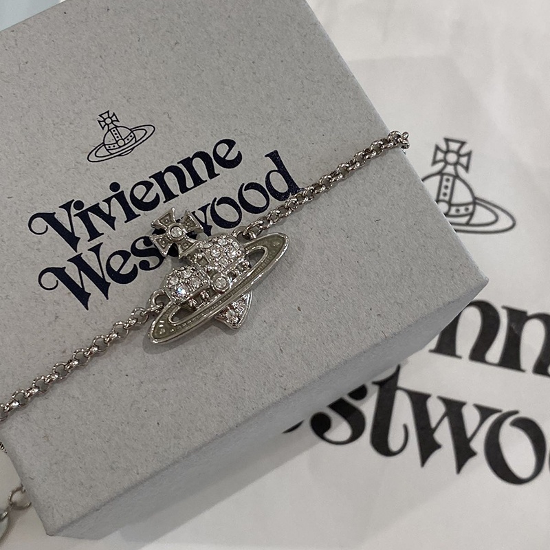 商品Vivienne Westwood|【现货】西太后 女士银色徽标心形手链6102020Z-02P255-CN,价格¥739,第2张图片详细描述