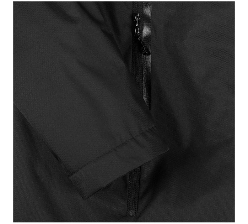 商品Hugo Boss|BOSS BLACK 男士黑色绗缝饰肩部饰有印花超纤维连帽二合一棉服夹克 JBergmann-50461080-001,价格¥1928,第7张图片详细描述