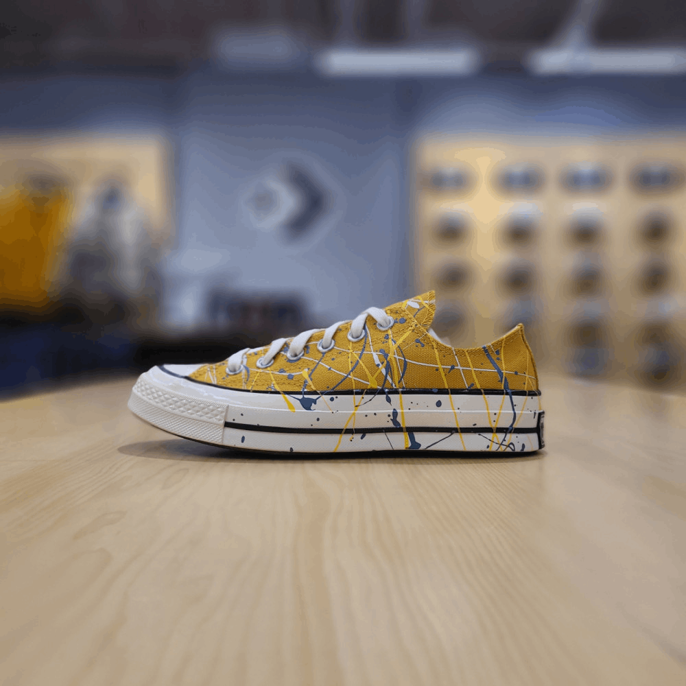商品【预售商品15天发货】 Converse|【韩国直邮|包邮包税】匡威[converse] 共用 Chuck Taylor 70 Paint Splatter 太阳花纹金色 LOW 帆布鞋 CHUCK 70 OX SUNFLOWER GOLD/EGRET 170804C,价格¥419,第2张图片详细描述