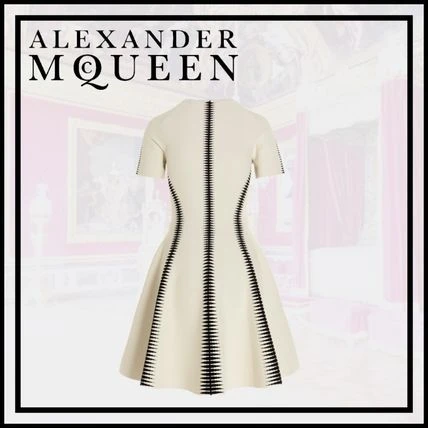 商品[国内直发] Alexander McQueen|ALEXANDER MCQUEEN 米色女士连衣裙 688606-Q1AZB-9009,价格¥13016,第1张图片详细描述