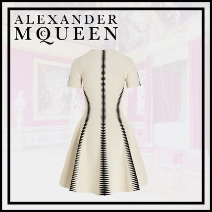 商品[国内直发] Alexander McQueen|ALEXANDER MCQUEEN 米色女士连衣裙 688606-Q1AZB-9009,价格¥13830,第1张图片详细描述