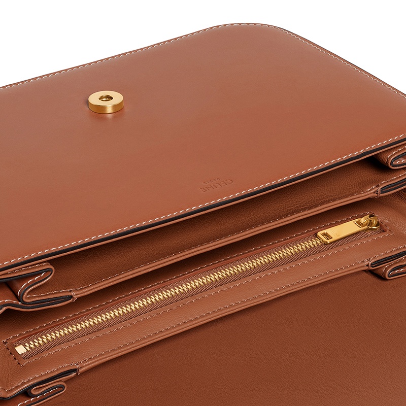 商品Celine|【包税】CELINE/赛琳 22新款CUIR TRIOMPHE系列 女士中号黄褐色牛皮革同色系凯旋扣翻盖开合单肩斜挎包199223BFN.04LU,价格¥25102,第5张图片详细描述
