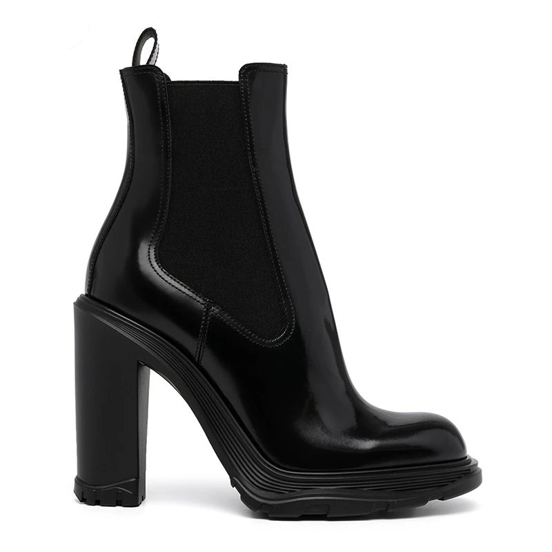 商品[国内直发] Alexander McQueen|ALEXANDER MCQUEEN 黑色女士踝靴 678530-WHZ84-1000,价格¥2723,第1张图片详细描述