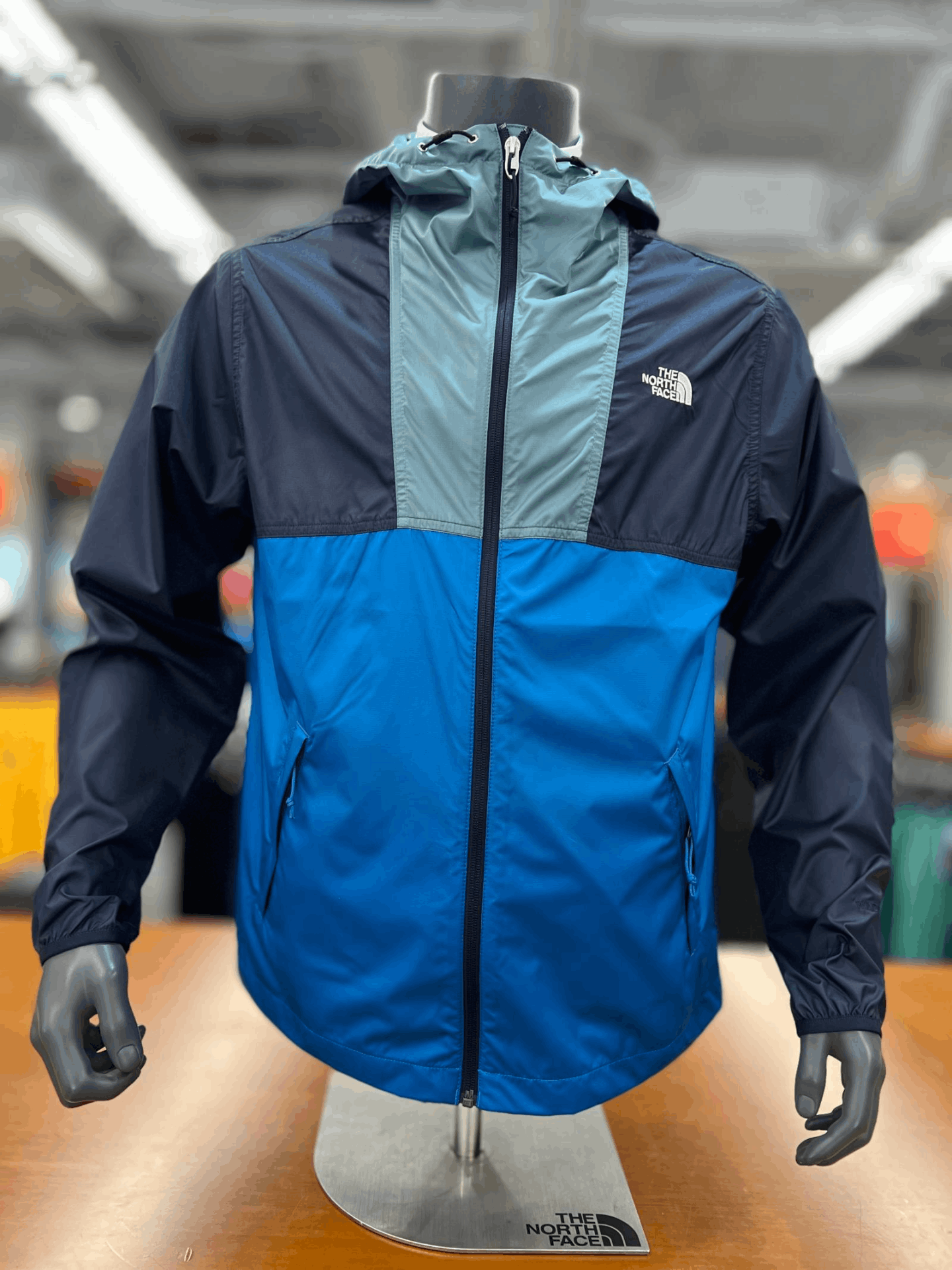 商品The North Face|【Brilliant|包邮包税】北面 NJ3BN01BOCB(海蓝色) 男士 Cyclon 夹克 A NJ3BN01B OCB,价格¥571,第3张图片详细描述