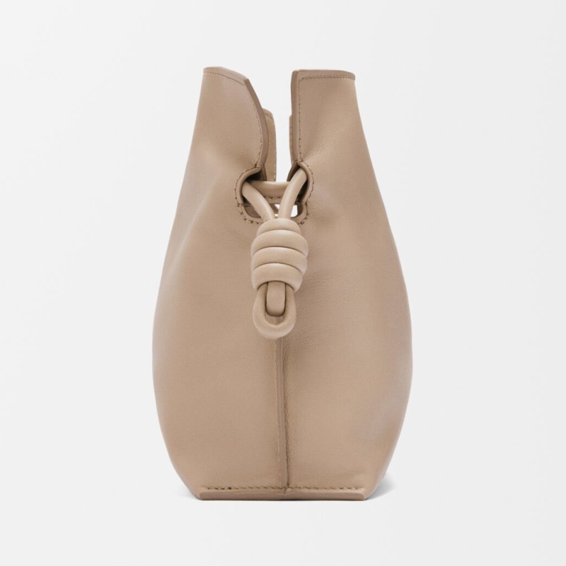 商品Loewe|罗意威 女士沙色小牛皮单肩包 A411FC2X73-2150,价格¥16748,第6张图片详细描述