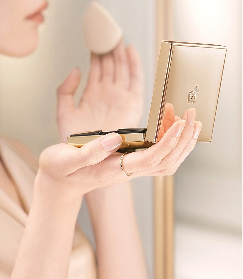 商品Lancôme|兰蔻 菁纯气垫粉底液 自然持妆自带柔光 服帖细腻,价格¥583,第4张图片详细描述