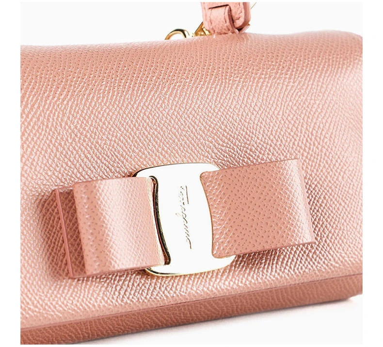 商品Salvatore Ferragamo|SALVATORE FERRAGAMO 女士桃粉色牛皮蝴蝶结顶部提手小号单肩包 22-D529-705261,价格¥3892,第8张图片详细描述