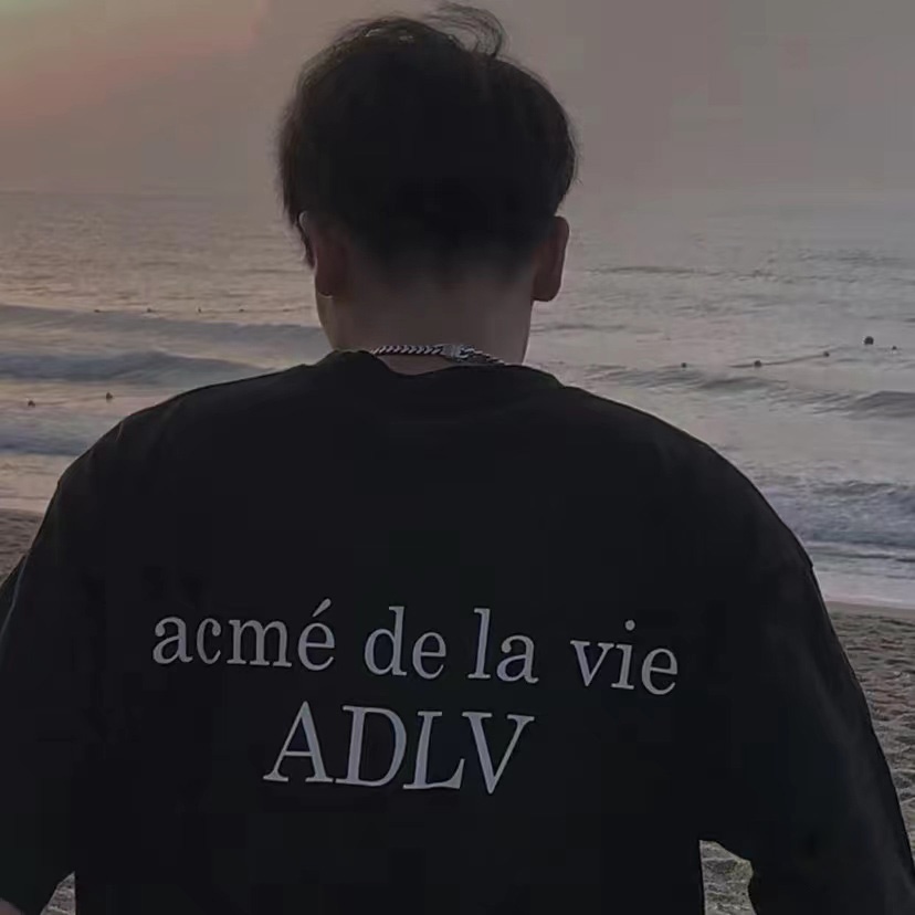 商品Acme de la vie|【享贝家】acme de la vie 吃甜甜圈男孩短袖T恤 男女同款 黑色 ADLV21SS-SSBKBF-CPB,价格¥239,第8张图片详细描述