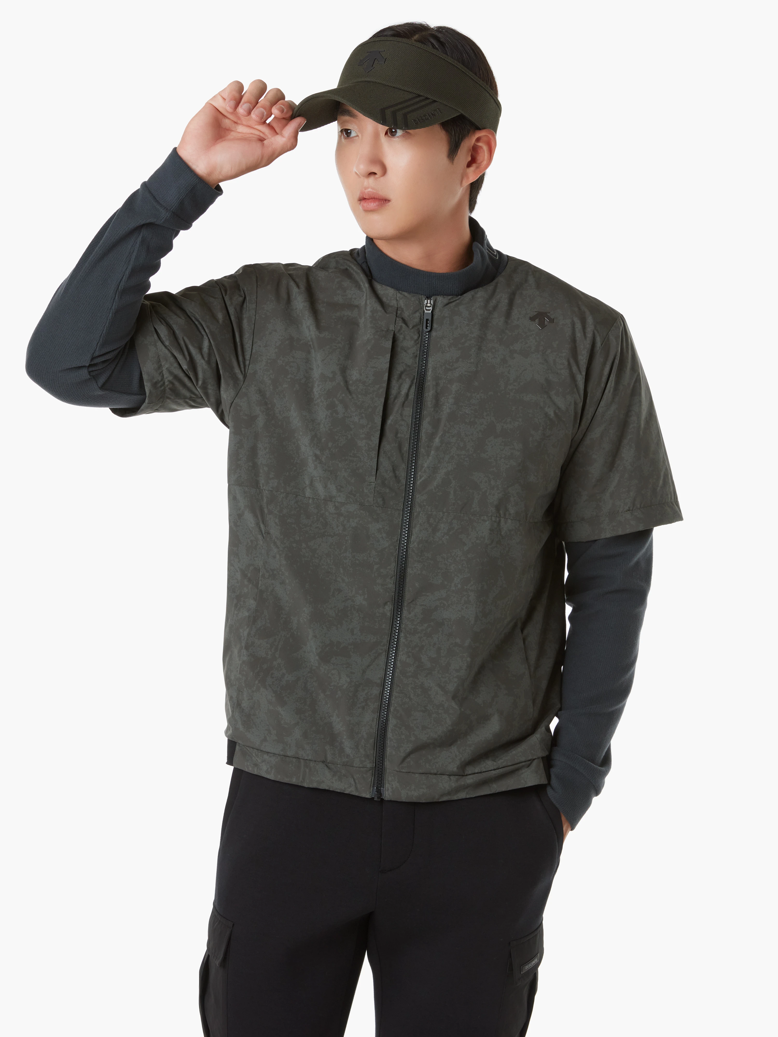 商品【预售商品15天发货】 DESCENTE|高尔夫系列男士图案短袖羽绒外套适合休闲 DP31MFDJ94-KHAG,价格¥2071,第6张图片详细描述