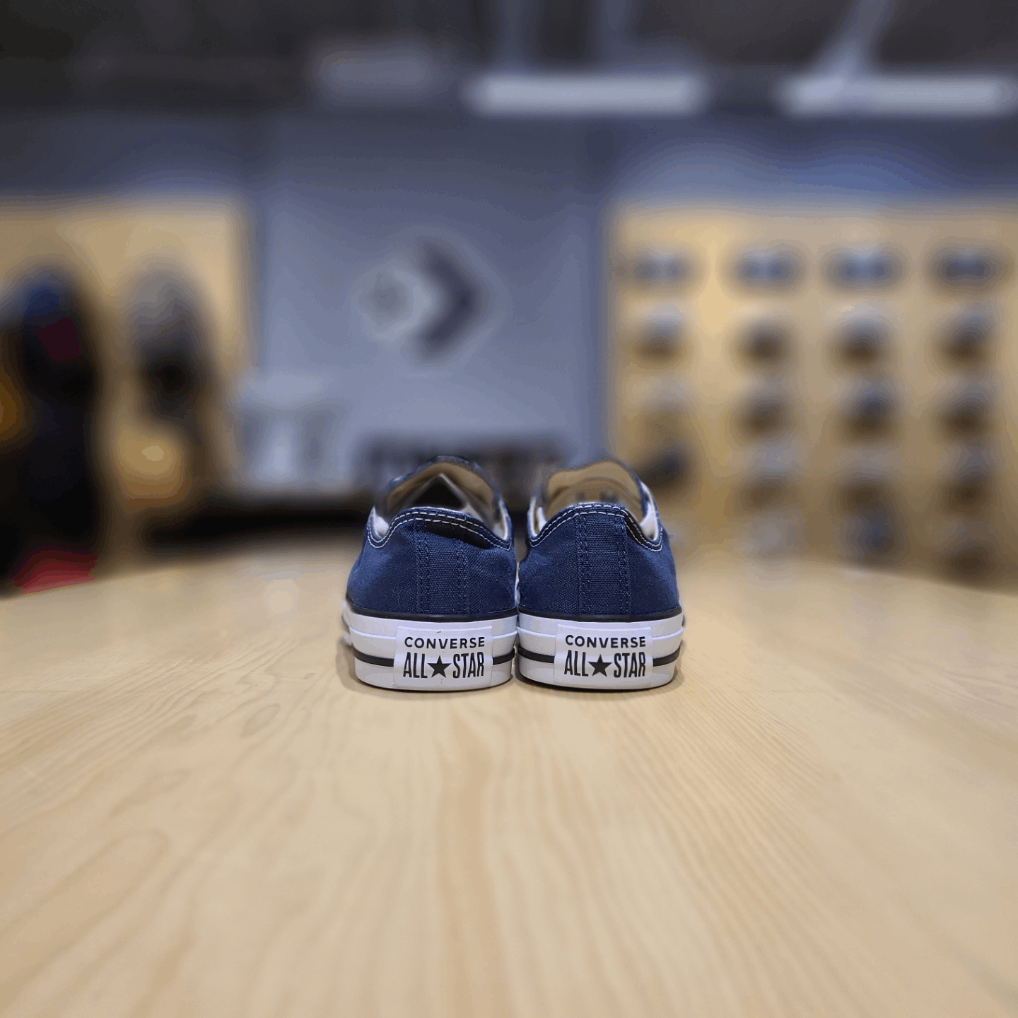 商品【预售商品15天发货】 Converse|【韩国直邮|包邮包税】匡威[CHUNK TAYLOR] ALL STAR CLASSIC 海军蓝 LOW 帆布鞋 AM9697C,价格¥507,第5张图片详细描述
