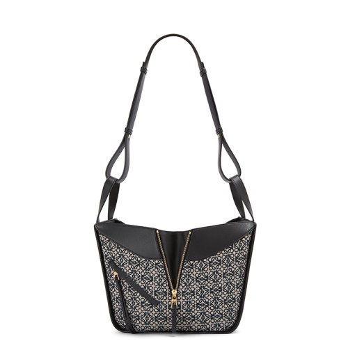 商品Loewe|【包税】LOEWE/罗意威 22春夏新款Hammock系列 女士小号海军蓝/黑色织物配牛皮革金扣单肩斜挎手提吊床包A538S35X43-5938,价格¥17881,第5张图片详细描述