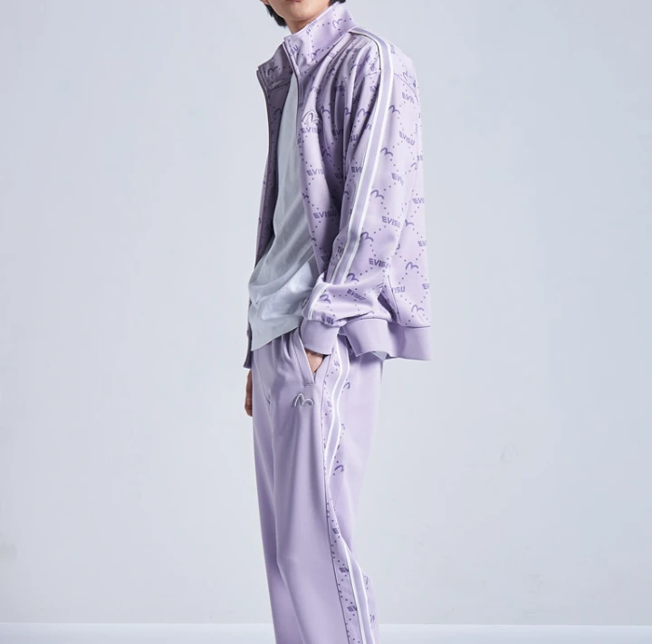 商品Evisu|【享贝家】（国内现货-QD）Evisu 福神 满印小标户外休闲运动套装卫衣外套 男女同款 紫色 ET3UZT901LV,价格¥378,第7张图片详细描述