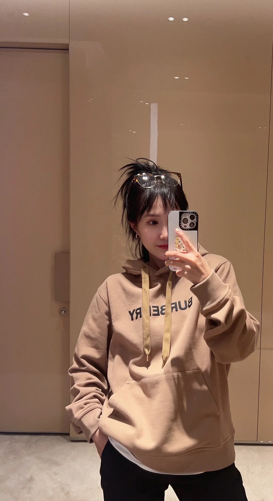 商品Burberry|BURBERRY/博柏利 女士驼色棉质徽标印花连帽卫衣80607021,价格¥3208,第9张图片详细描述