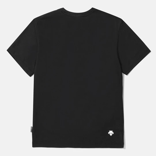 商品DESCENTE|【享贝家】ZY-迪桑特 夏季新款 速干透气运动训练上衣短袖T恤 男女同款 SO123UTS13,价格¥305,第9张图片详细描述