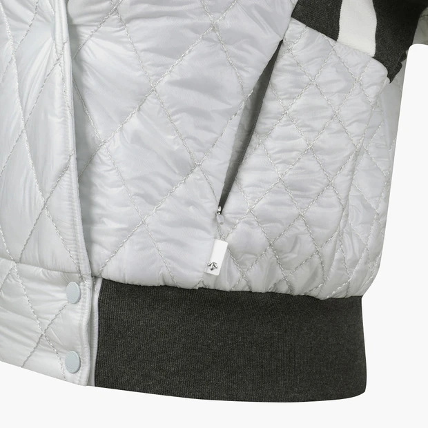 商品【预售商品15天发货】 DESCENTE|高尔夫系列女性V领菱形绗缝羽绒服时尚优雅 DO41WFDJO3-LGYG,价格¥1727,第20张图片详细描述