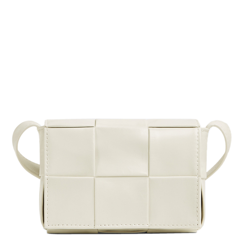 商品Bottega Veneta|【包税】Bottega Veneta/葆蝶家 CASSETTE系列 男女同款迷你白色小牛皮Intreccio编织单肩斜挎豆腐包667048VCQ729007,价格¥8576,第5张图片详细描述