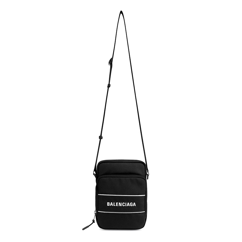 商品Balenciaga|BALENCIAGA/巴黎世家 Sport系列 男士小号黑色再生尼龙徽标刺绣单肩邮差包 6386572HFNX1090,价格¥4685,第3张图片详细描述