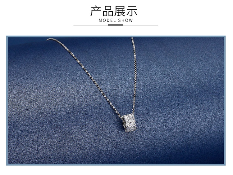 商品apm Monaco|简约长方形晶钻环形吊饰项链女AC3638OX 银色（香港仓发货）,价格¥885,第5张图片详细描述
