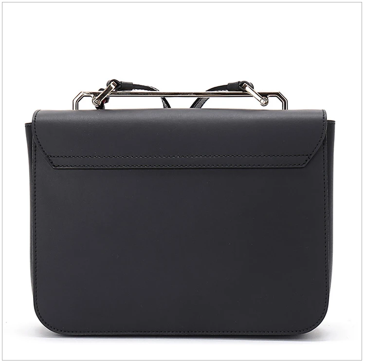 商品[国内直发] Furla|Furla 芙拉 女士黑色皮革翻盖单肩斜挎包 929537,价格¥1003,第12张图片详细描述