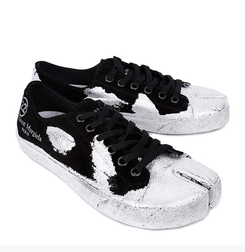 商品MAISON MARGIELA|Maison Margiela Tabi 女士黑色银泼墨分趾矮帮板鞋  S58WS0110-P2519-H1130,价格¥2643,第6张图片详细描述