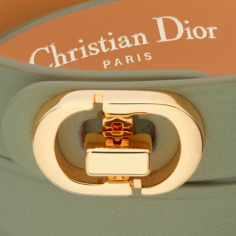 商品Dior|迪奥 23年新款 女士绿色小牛皮配金色金属双圈手链,价格¥3845,第2张图片详细描述