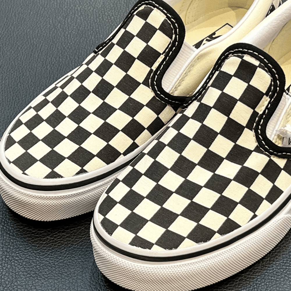 商品Vans|【15天预售|韩国直邮|包邮包税】万斯[VAN SKIDS] Classic Slip-OnChCheckerboard 儿童共用鞋B黑色/白色 (VN000ZBUEO1),价格¥392,第4张图片详细描述