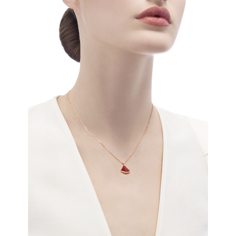 商品BVLGARI|  BVLGARI/宝格丽 DIVAS'DREAM经典款红玉髓18K金玫瑰金镶钻 小扇子项链 350583,价格¥18576,第4张图片详细描述