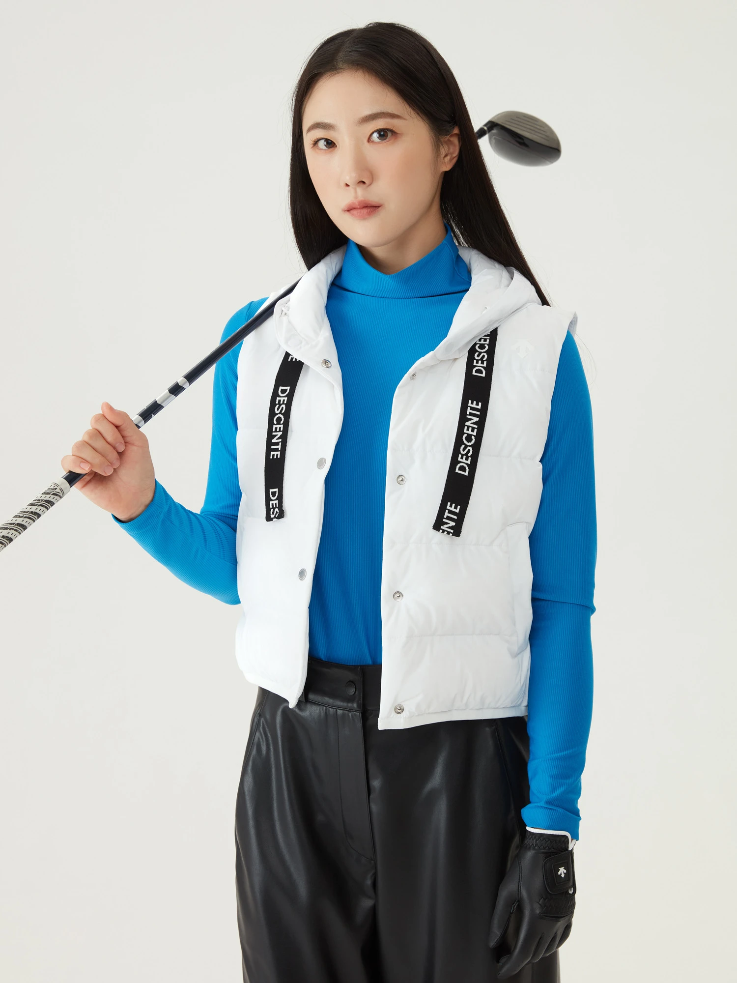 商品【预售商品15天发货】 DESCENTE|高球系列女性高领罗纹材质长袖T恤 DO32WFTL96-BLKG,价格¥893,第6张图片详细描述