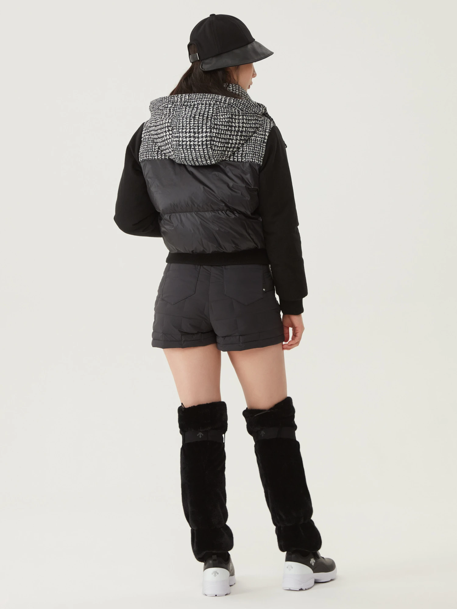 商品【预售商品15天发货】 DESCENTE|高尔夫系列女性绗缝A字短裤时尚舒适 DO42WFSPO2-LVDG,价格¥1157,第8张图片详细描述