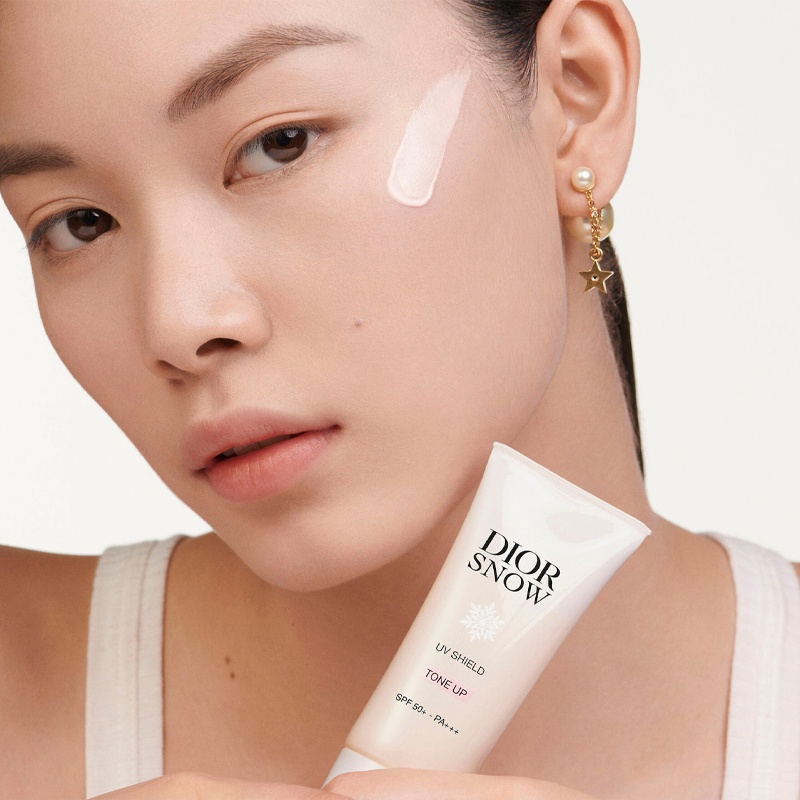 商品Dior|Dior迪奥雪晶灵光蕴焕亮轻盈防护乳30ML,价格¥437,第3张图片详细描述