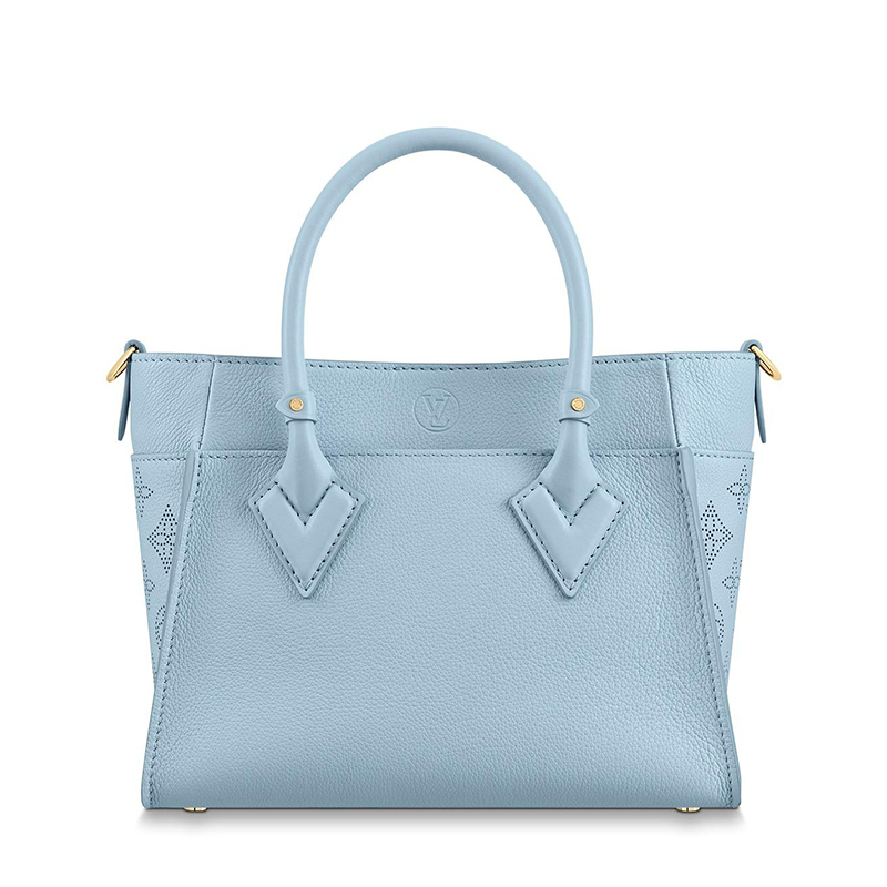 商品Louis Vuitton|【预售十天】Louis Vuitton/路易威登 ON MY SIDE系列 女士云蓝色牛皮革穿孔牛皮饰边金扣配可拆卸肩带单肩斜挎手提包M59432,价格¥29659,第5张图片详细描述