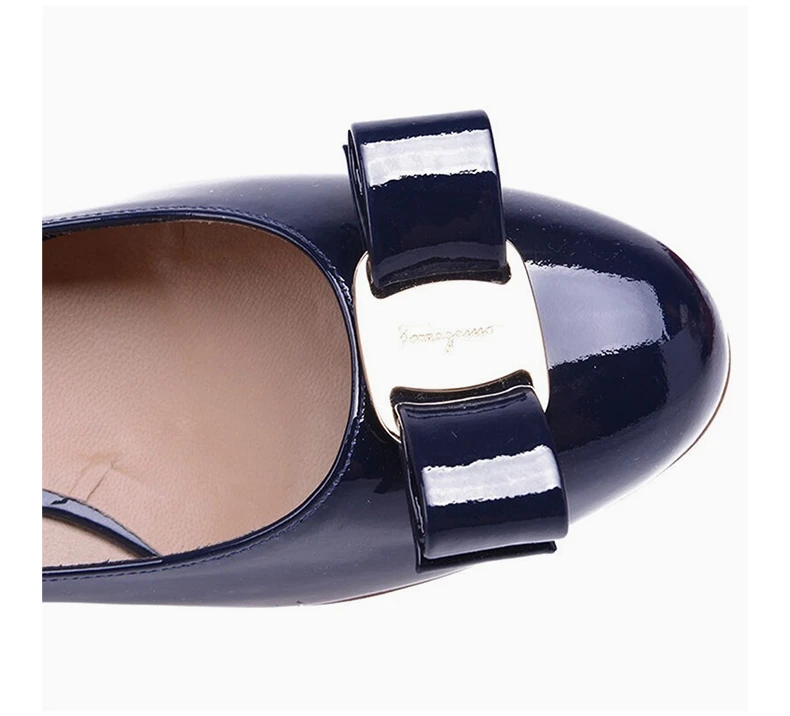 商品Salvatore Ferragamo|Salvatore Ferragamo 菲拉格慕 女士藏蓝色光面牛皮粗跟鞋低跟鞋 0539449-NP-C-O-BL,价格¥2569,第8张图片详细描述