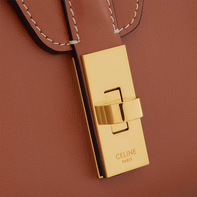 商品Celine|CELINE/赛琳   TEEN SOFT 16系列 女士棕褐色光滑小牛皮金扣斜挎单肩包,价格¥17778,第5张图片详细描述