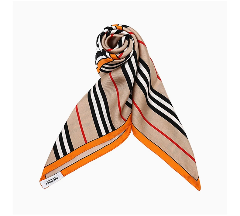 商品Burberry|BURBERRY 印花女士丝巾 8032458,价格¥3042,第4张图片详细描述