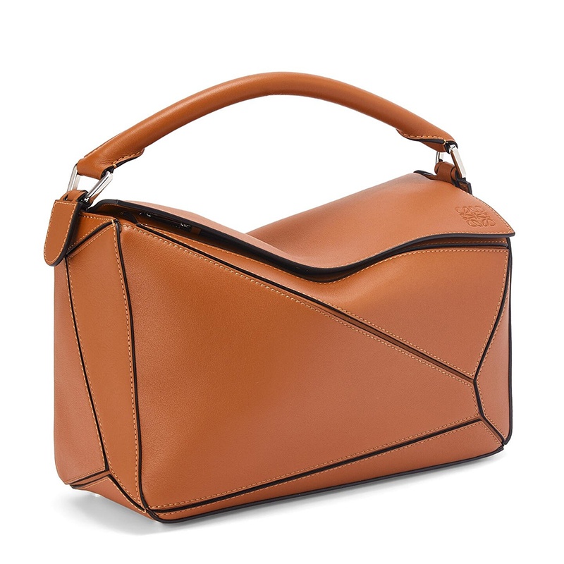 商品Loewe|【包税】LOEWE/罗意威 21春夏新款 Puzzle系列 女士棕褐色经典小牛皮斜挎单肩手提拼图包0010097897,价格¥22547,第3张图片详细描述