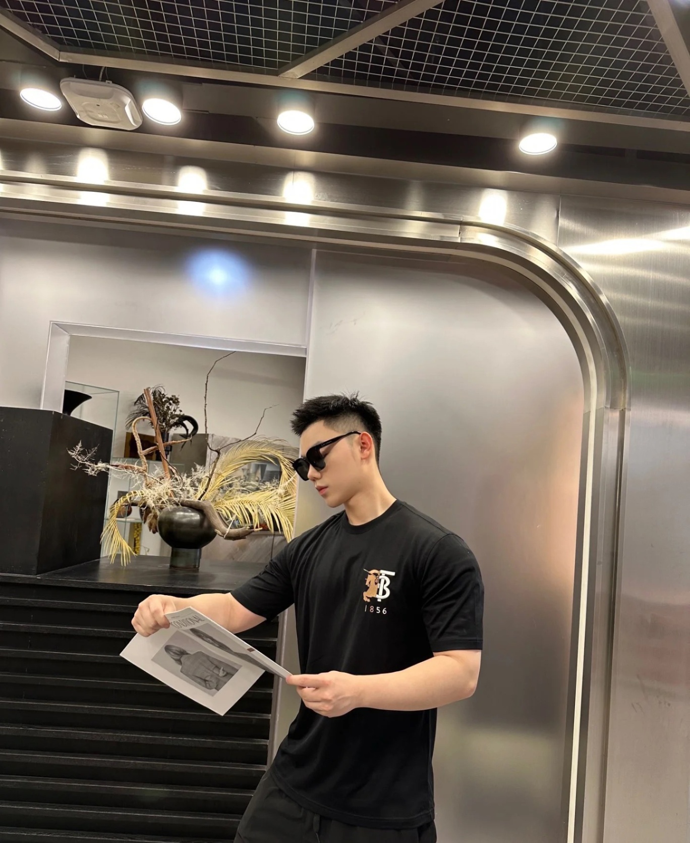 商品Burberry|BURBERRY/博柏利 男士黑色棉质圆领短袖T恤 80768461,价格¥1428,第9张图片详细描述