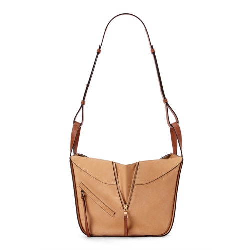 商品Loewe|【包税】LOEWE/罗意威  Hammock系列 女士小号奶油色/沙色柔软粒面牛皮革单肩斜挎手提吊床包A538S35X50-2768,价格¥19570,第3张图片详细描述