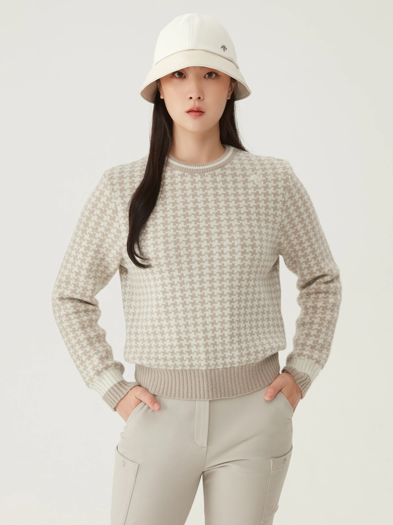 商品【预售商品15天发货】 DESCENTE|高尔夫系列女性图案防风毛衣时尚个性 DO42WFKPN1-LBGG,价格¥1413,第11张图片详细描述