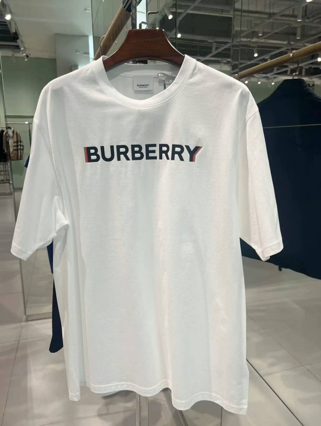 商品Burberry|BURBERRY/��博柏利 男士白色棉质徽标印花重叠休闲T恤80781201,价格¥1374,第5张图片详细描述