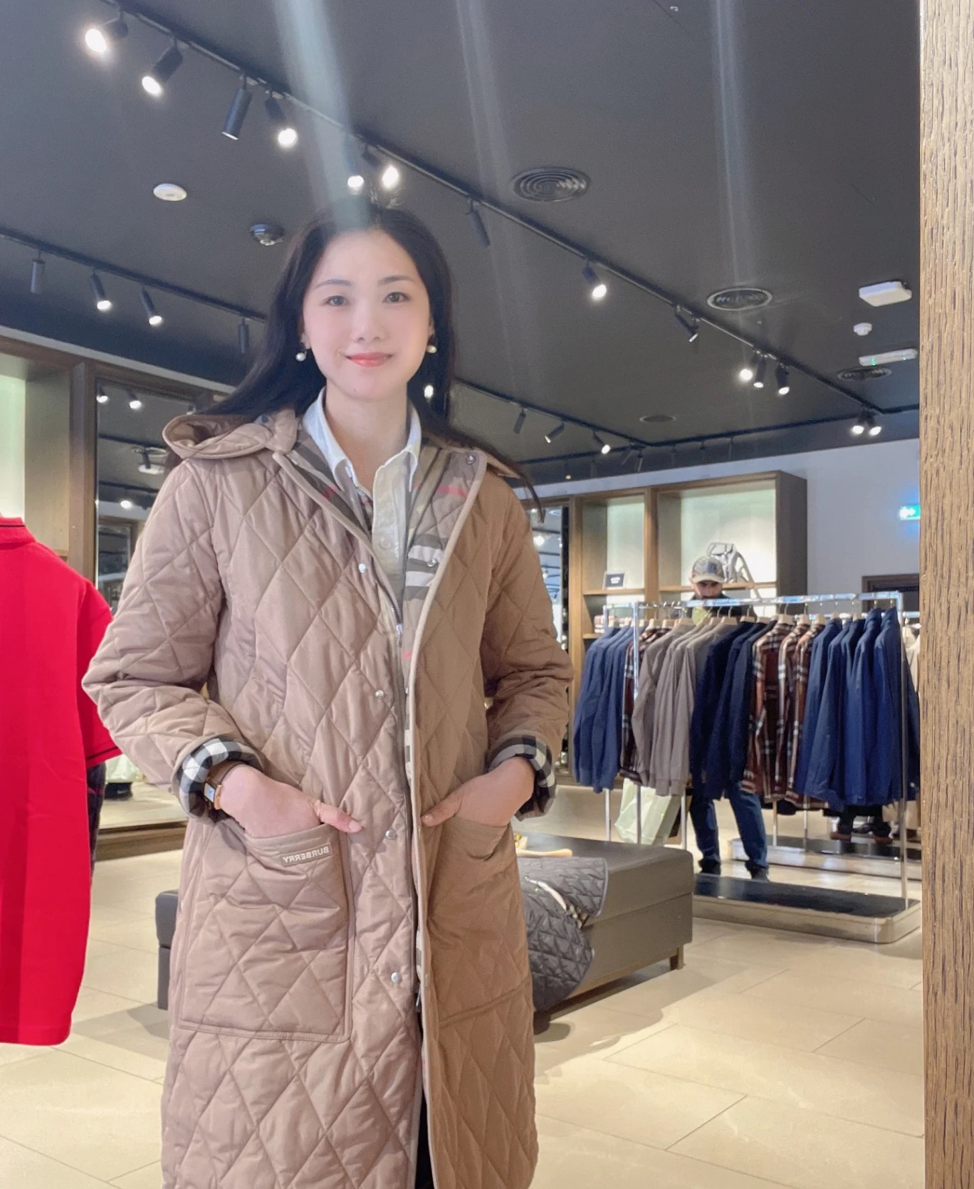 商品Burberry|Burberry博柏利 女士棕色聚酰胺绗缝细节徽标连帽羽绒服80842101,价格¥4003,第7张图片详细描述