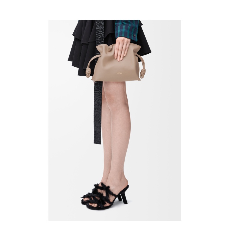 商品Loewe|罗意威 女士沙色小牛皮单肩包 A411FC2X73-2150,价格¥16748,第10张图片详细描述