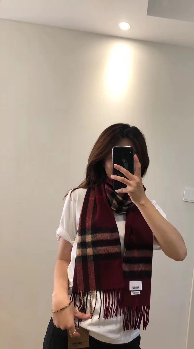 商品Burberry|BURBERRY/博柏利 男女通用酒红色格纹羊绒流苏围巾80216951,价格¥1854,第9张图片详细描述